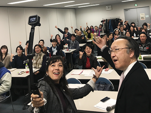 「プロダクトキャラバン」には新GMの小杉氏（写真右）も参加した